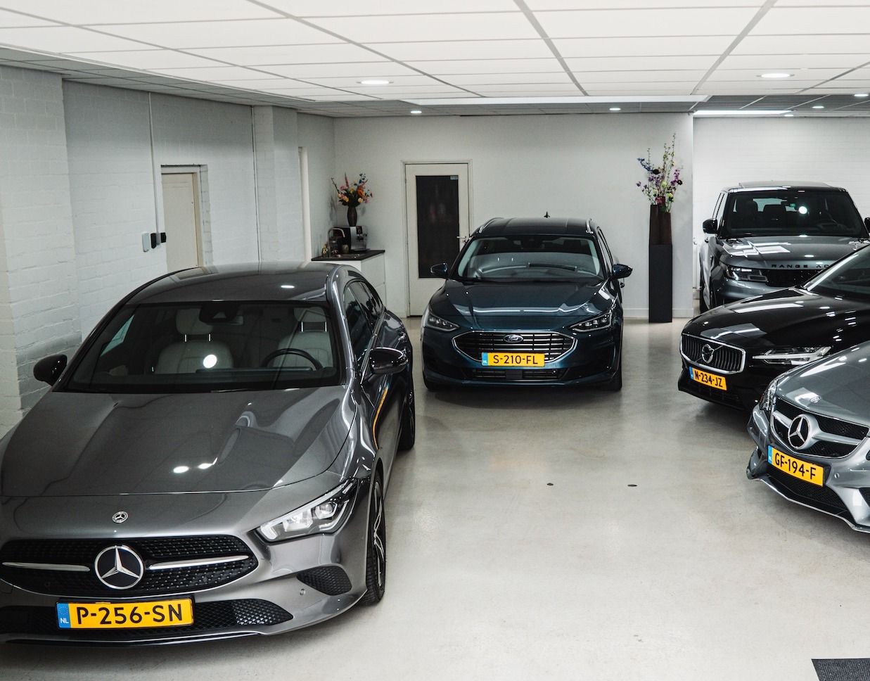 Page Content 8_content_image_1790946085882639544.jpg Contact | Vissers Automotive