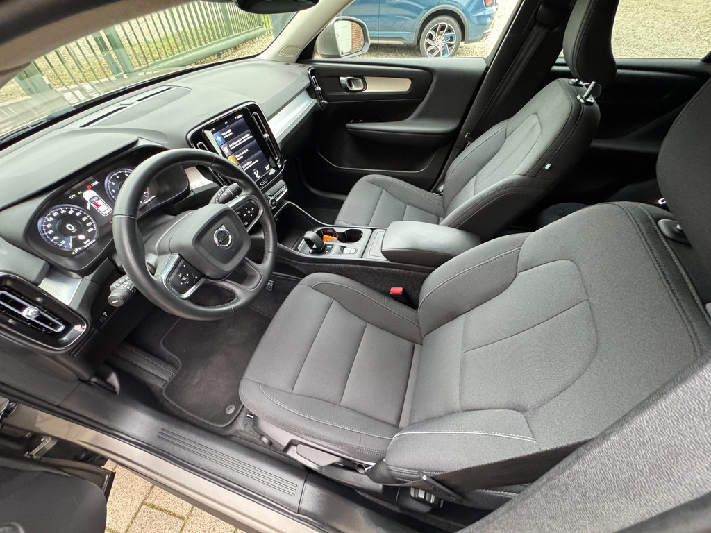 Volvo XC40 2.0 B3 Momentum Business|Adaptive-Cruise|Keyless|NL Auto| 57649165-1.jpg | Vissers Automotive