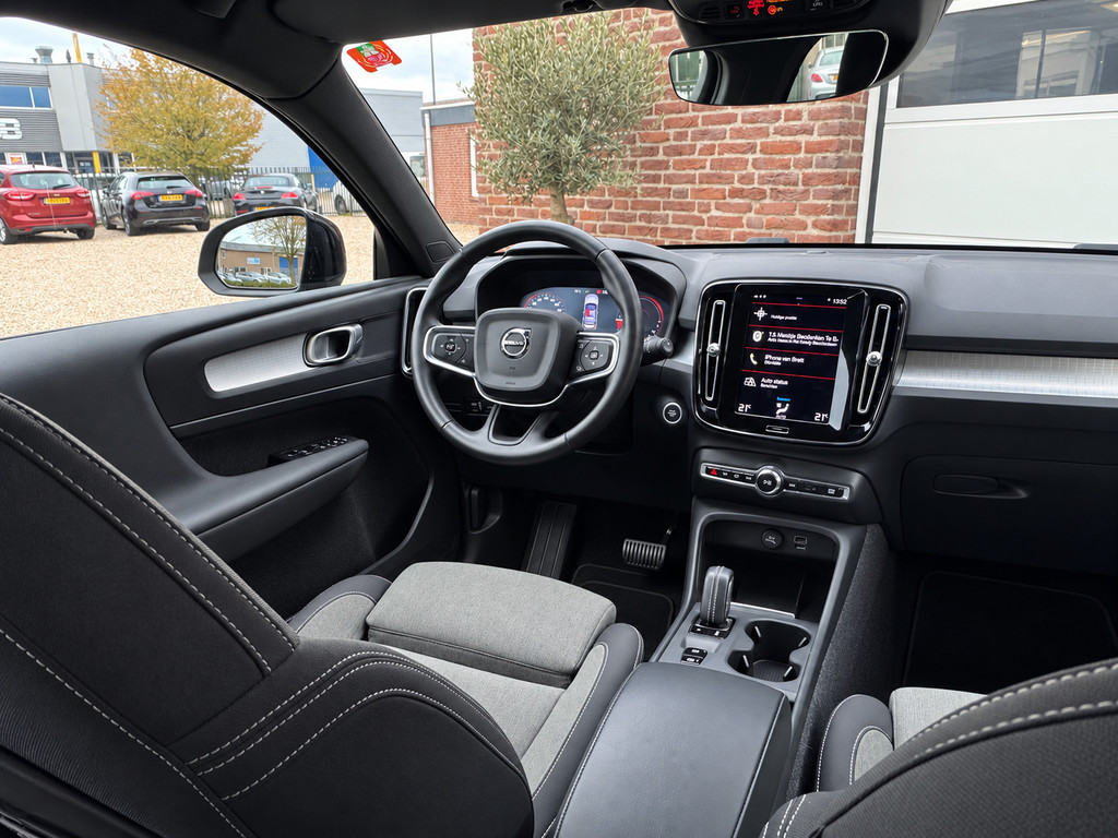 Volvo XC40 1.5 T4 Recharge R-Design Expression|Blis|Adaptive-cruise|Keyless| 57727017-1.jpg | Vissers Automotive